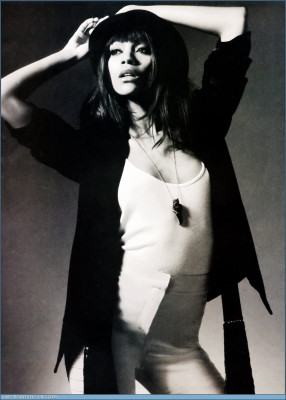 Zoe Saldana pic #169916
